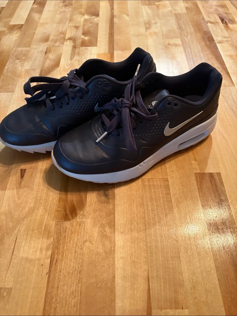 Nike Women’s Air Max Golf Sneakers - Navy/White